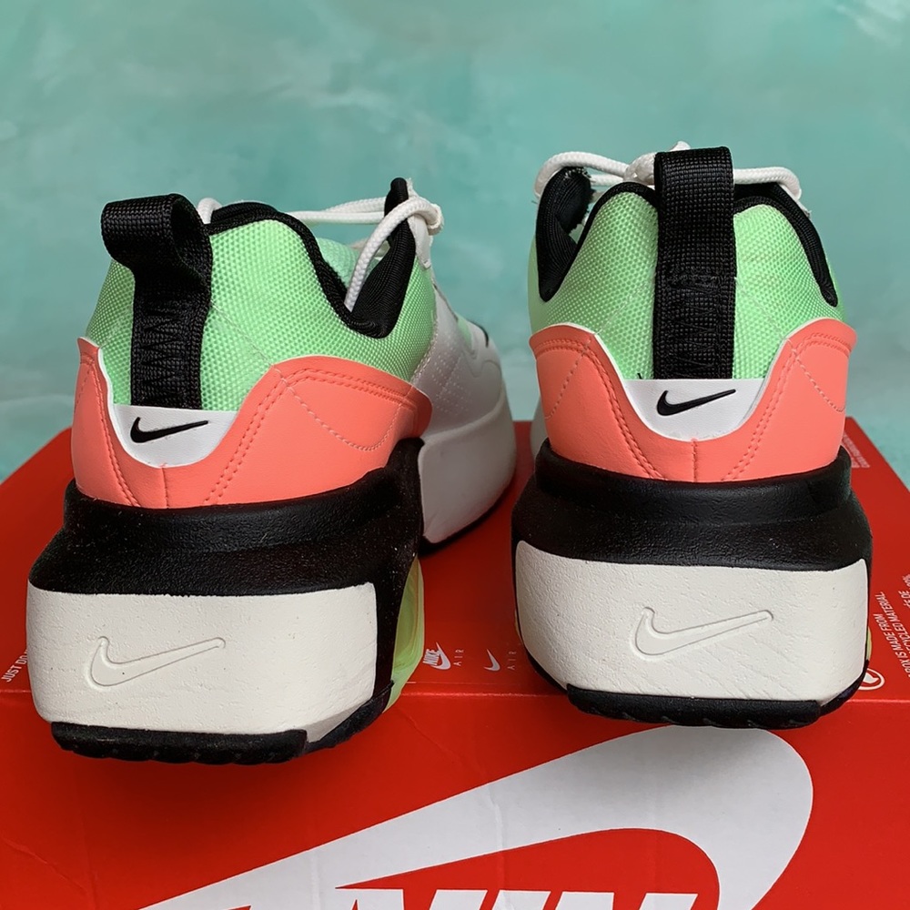 NIKE WMNS AIR MAX VERONA - Picture 12 of 16